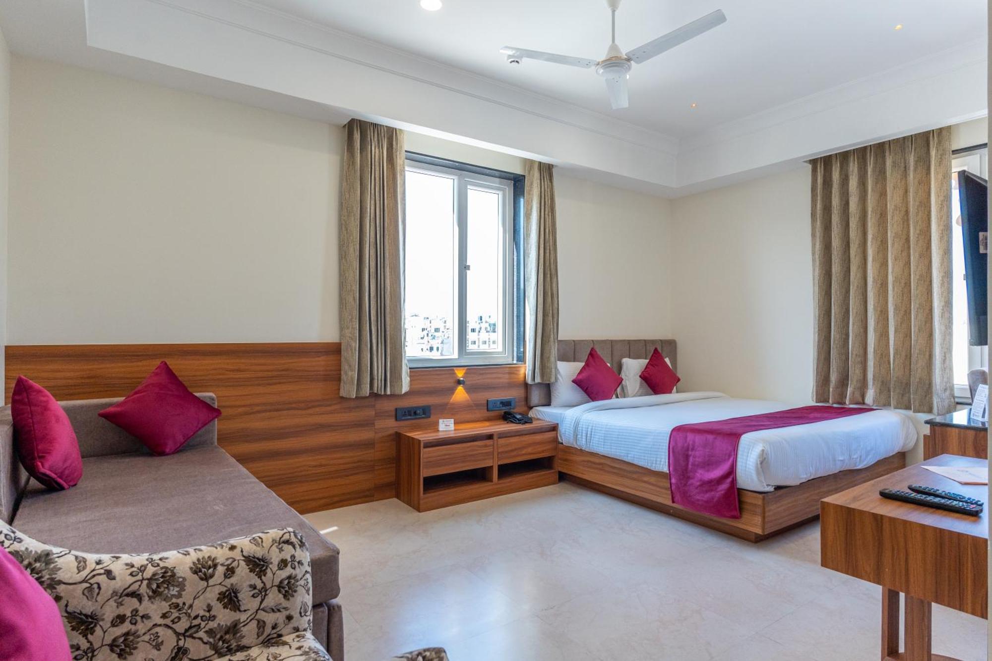 Raghunandan Palace - A Premier Boutique Stay, City Center & 500 Meters From City Railway Station Udaipur Exterior foto