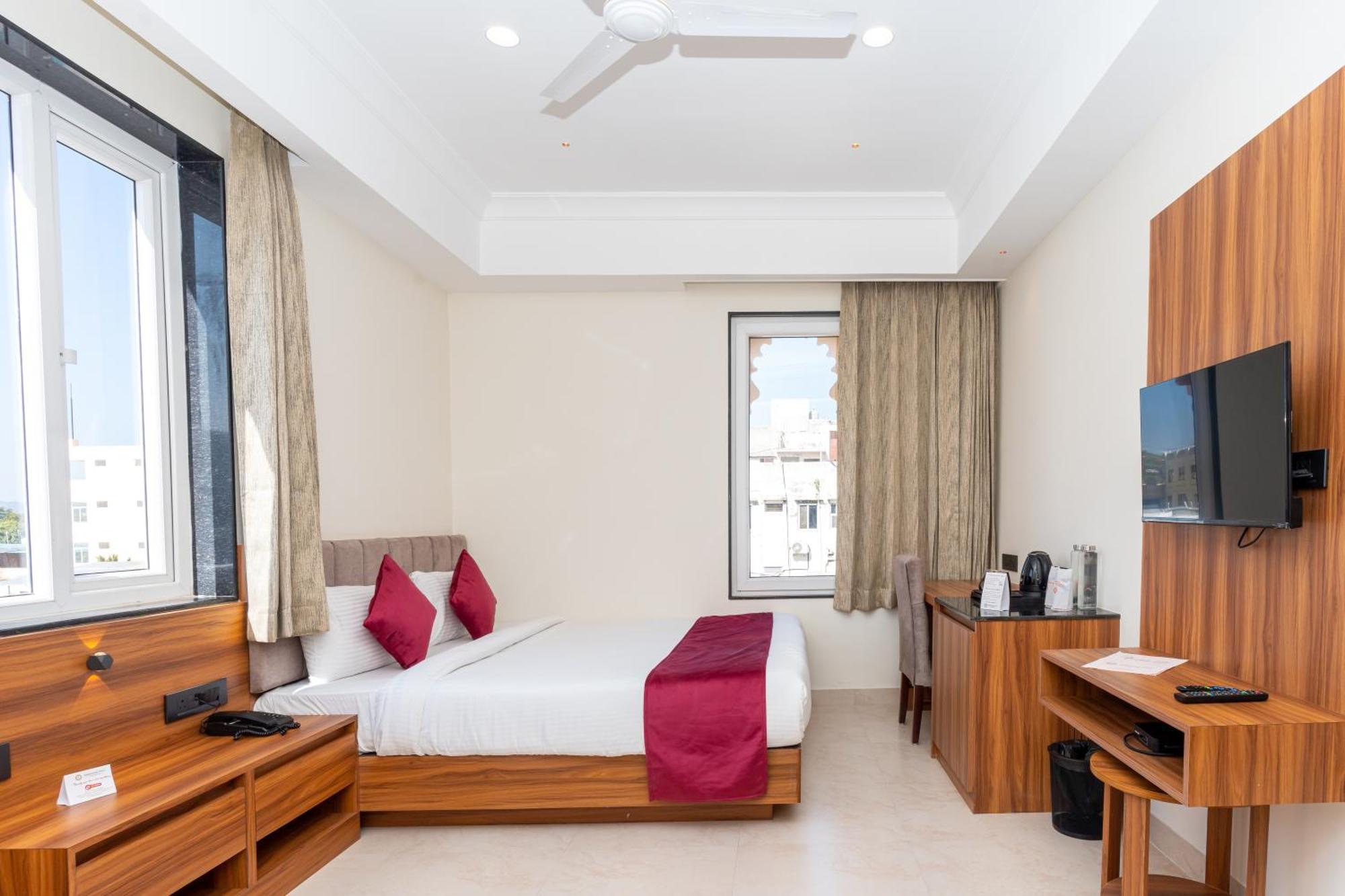 Raghunandan Palace - A Premier Boutique Stay, City Center & 500 Meters From City Railway Station Udaipur Exterior foto